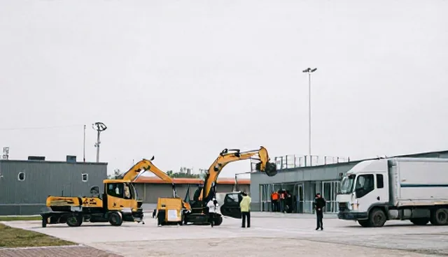 西宁网站建设两种做法对比及其实际取舍分析